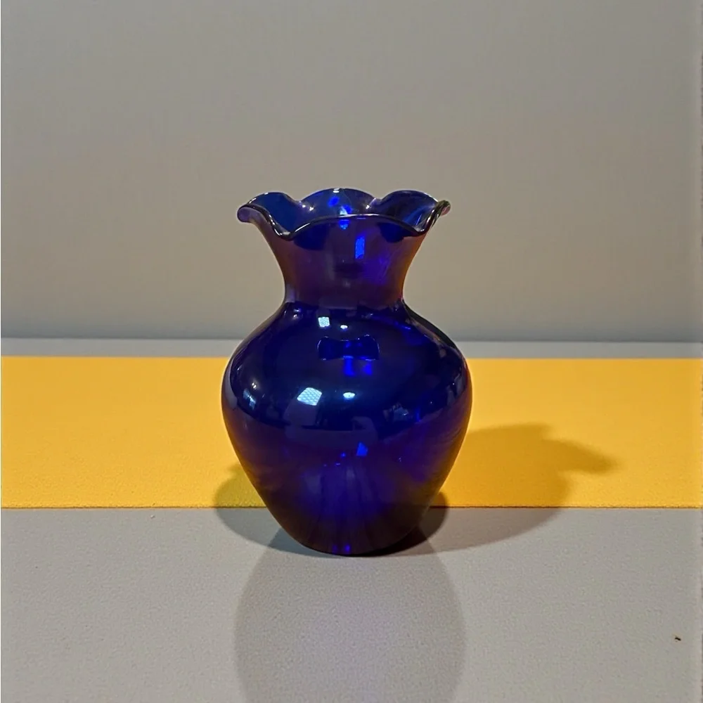 Indiana Glass Cobalt Blue Bud Vase Urn Shape Ruffled Scalloped Rim 4.5in
